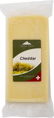Сыр Swiss Peak Чеддер 50% 200г